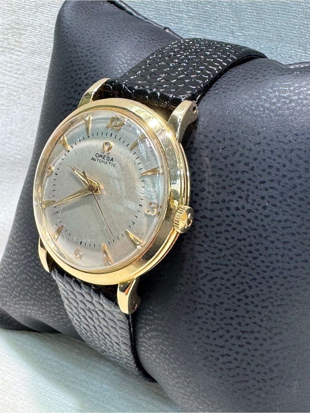 Vintage Omega Yellow Gold Watch - Picture 3 of 9